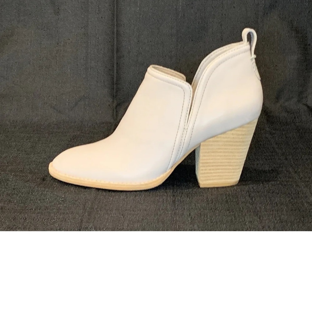 NEW Jeffrey Campbell Rosalee slip-on ivory booties